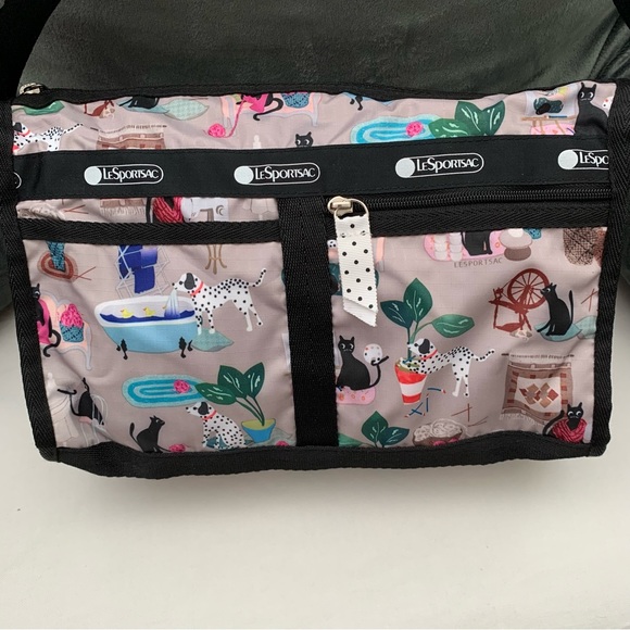 leSportsac crossbody bag with cat and dog print - Picture 5 of 9
